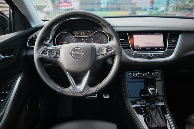 Opel Grandland X 1.2 Turbo Business Executive Automaat Panoramadak Lederen comfort stoelen Stoelverwarming/koeling Etc. Etc.