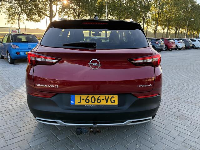 Opel Grandland X 1.6 Turbo Hybrid4 Automaat Ultimate | ECC | Navigatie | Leder | Winterpakket | Stoelventilatie | Camera | Trekhaak | 19" LM-Velgen | Zeer kompleet