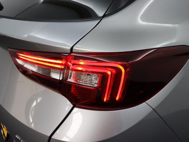 Opel Grandland X 1.2 Turbo Innovation Apple Carplay/Android Auto, Cruise control, Parkeersensor voor/achter, dodehoekdetectie, Verkeersbord detectie Een luxe en comfortabele SUV met een moderne uitstraling. Het interieur is ruim en praktisch, waardoor er voldoende plek is voor zowel passagiers als bagage. Met zijn zuinige 1.2 Turbo-motor – foto 10