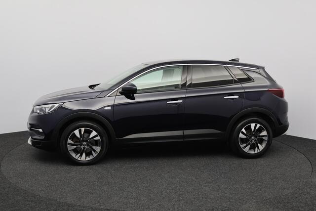 Opel Grandland X 1.2 Turbo Business Executive/ D-Riem verv: 55.000 KM!/ Automaat!/ Trekhaak/ 18'' LMV/ Panorama-Dak/ Elek. Kofferklep/ Apple + Android/ Dode-Hoek DET./ Extra getint glas/ Chroom/ Adaptive Cruise. – foto 4