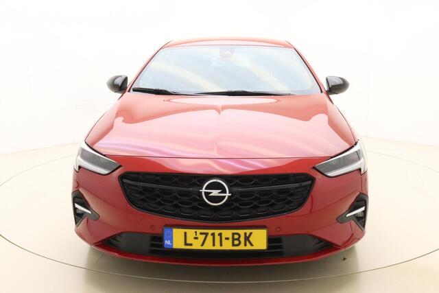Opel INSIGNIA Grand Sport 2.0 Turbo Ultimate 200 PK Automaat | Lederen bekleding | Navigatie | Keyless | LED | Bose audio | Lichtmetalen velgen | Stoel & Stuurverwarming