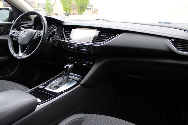 Opel INSIGNIA Grand Sport 1.5 Turbo Business Executive | Camera | Cruise control | Winter pack