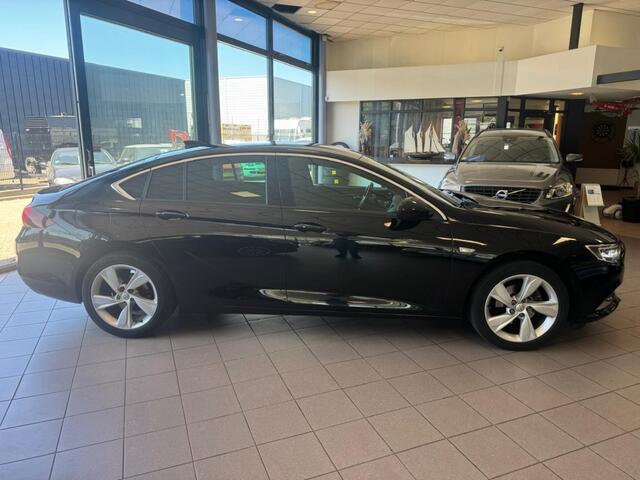 Opel INSIGNIA 1.5 T Business Exec. CARPLAY CAMERA TREKHAAK NW. APK BJ 2017 !!!
