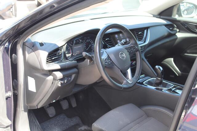 Opel INSIGNIA Sports Tourer 1.5 Turbo Business Executive//Stoelverwarming//Bose//LED!!