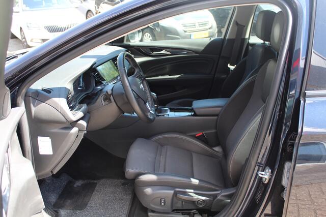 Opel INSIGNIA Sports Tourer 1.5 Turbo Business Executive//Stoelverwarming//Bose//LED!!