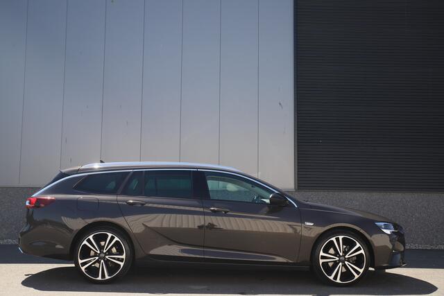 Opel INSIGNIA Sports Tourer 2.0T /**200pk**/Matrix-Led/ Trekhaak/Leder/Elegance