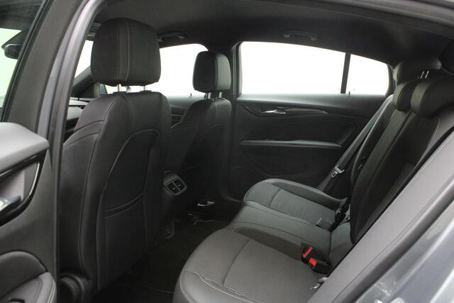 Opel INSIGNIA Gr Sport 1.5 T Business Executive | Automaat | PDC v&a | Luxe AGR Stoelen / Carplay / Keyless Entry