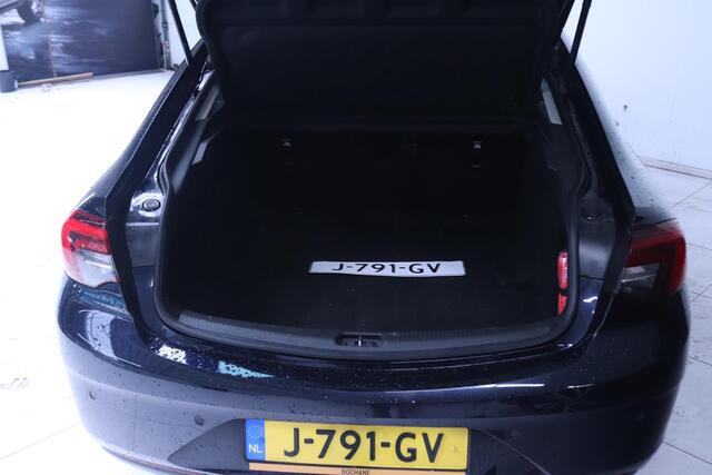 Opel INSIGNIA Grand Sport 1.5 Turbo Business Executive | Apple Carplay/Android Auto | Parkeersensoren voor, achter en camera | Navigatie | Trekhaak wegklapbaar |