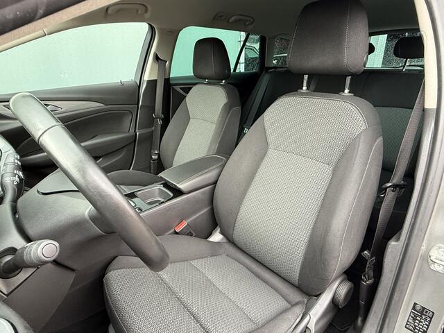 Opel INSIGNIA Sports Tourer BWJ 2018 1.5 165 PK Turbo Business Executive AUTOMAAT TREKHAAK / APPLE CARPLAY / ANDROID AUTO / NAVI / CLIMA / CRUISE / STOELVERW. / KEYLESS / LMV / PDC