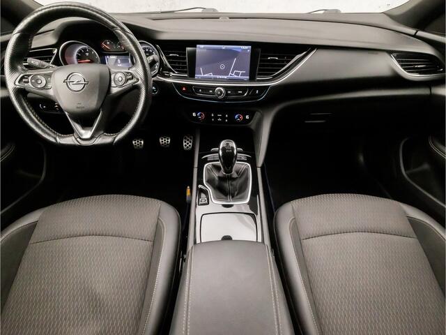 Opel INSIGNIA Sports Tourer 1.5 Turbo Sport 141Pk (APPLE CARPLAY, GROOT NAVI, CLIMATE, CAMERA, ADAPTIVE CRUISE, SPORTSTOELEN, STUURWIEL VERWARMD, GETINT GLAS, ZWART HEMEL, KEYLESS, NIEUWSTAAT)