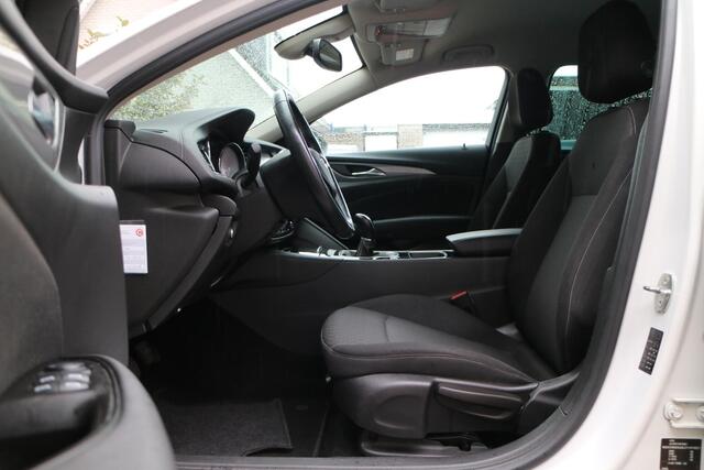 Opel INSIGNIA Sports Tourer 1.5 Turbo EcoTec Business Executive | Carplay | Goed onderhouden! |