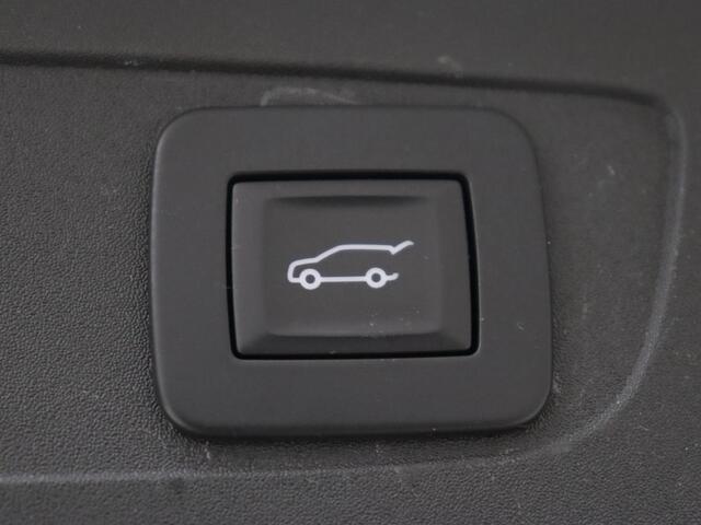 Opel INSIGNIA 1.6 Turbo Executive | OPC Line | Panoramadak | Leder | Trekhaak | Stoelverwarming | Camera | Carplay | Matrix LED | Stuurverwarming | Navigatie | Dodehoek detectie | Climate control