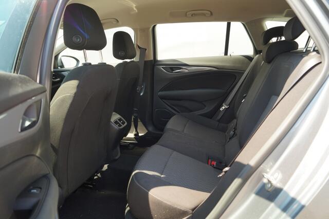 Opel INSIGNIA Sports Tourer 1.6 CDTI Edition -ECC-PDC-NAVI-