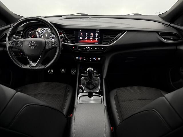 Opel INSIGNIA Grand Sport 1.5 Turbo Innovation Half leder, Camera, Navi, Head-up display, Stoelverwarming, A start stop, Rijstrook correctie, Cruise control