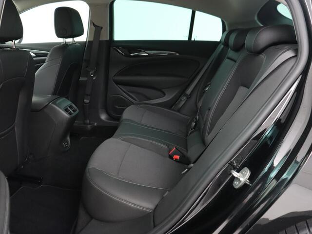 Opel INSIGNIA 1.6 Turbo Innovation | 1e eigenaar | 55.500km NAP | Head-Up | Matrix-LED | Carplay | Navigatie | Camera | Keyless | Dodehoek detectie | Parkeerhulp | Cruise control | Climate control