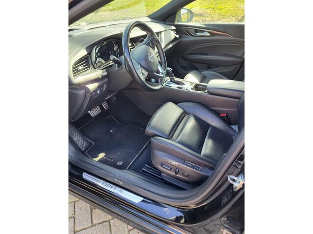 Opel INSIGNIA Sports Tourer 1.6 Turbo 200 PK Innovation Automaat | Trekhaak | Leren bekleding | 18 INCH Lichtmetalen Velgen | Camera | Navigatie