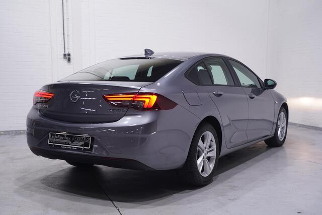 Opel INSIGNIA Grand Sport 1.6 CDTI Business Executive navigatie led-verlichting cruise-controle stoel/stuur-verwarming groot-licht assist lane-assist aplle-carplay climate-controle PDC v+a camera lederen multifunctioneel stuurwiel