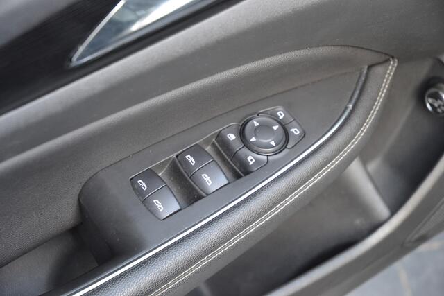 Opel INSIGNIA Sports Tourer 1.5 Turbo Business+ Stoel/stuur verwarming | Trekhaak | Cruise Control | Camera