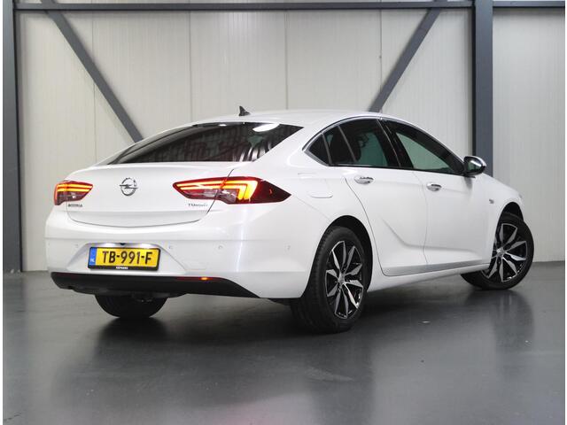 Opel INSIGNIA Grand Sport 1.5 165PK Turbo Innovation | 1ste eigenaar | AppleCarplay/Android Auto | Camera | Keyless | Head-Up Display | Dodehoekdetectie | Navigatie | FULL LED | Adaptive Cruise Control | Privacy Glass | Isofix |