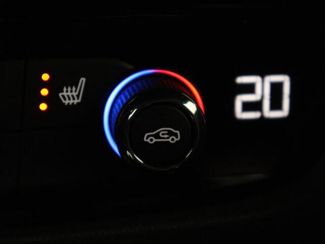 Opel INSIGNIA Grand Sport 1.5 Turbo Innovation Opc-Line | Leder | Trekhaak | Head-up | stuur/stoel verwar. | Leder | Trekhaak | Head-up | Stuur/stoel verwarming | Cruise control | Camera | DAB | Carplay | Climate control | Achterbank verwarming