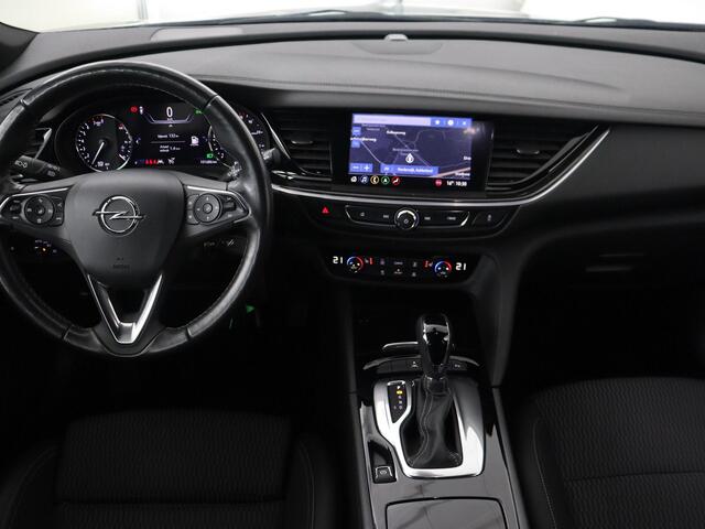 Opel INSIGNIA 2.0 Turbo Elegance | Stoelverwarming | Carplay | Matrix LED | Navigatie | Stuurverwarming | Half leder | Parkeerhulp | Climate control | Cruise control