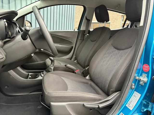 Opel KARL 1.0 120 Jaar Edition | Trekhaak | Navi | Parkeersensoren | AppleCarplay/ Android Auto | Prijs Rijklaar!!