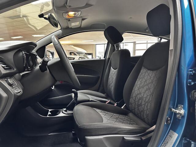 Opel KARL 1.0 ecoFLEX 120 Jaar Edition/ Airco/ Cruise/ Elek. pakket/ Isofix/ Bluetooth/ Multi. Stuur/ USB/ Getint glas/ Dagrijverl./ Dakspoiler/ Metallic lak.