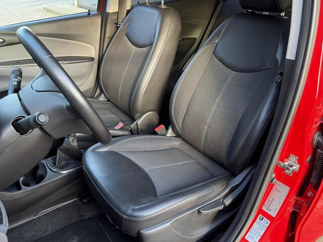 Opel KARL 1.0 ecoFLEX Innovation / Climate Control / Navigatie / Cruise Control / Stoel&Stuur verwarming / sensoren achter / uniek weinig kilometers!