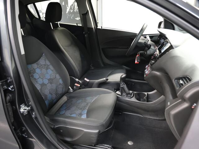 Opel KARL 1.0 Rocks Online Edition | 1ste eigenaar | AppleCarPlay/AndroidAuto | Navigatie | Parkeersensoren | Airco | 15"LMV | Cruise Control | Isofix | Privacy Glass | DAB Radio | Buitenspiegels Elektrisch Verstelbaar | Centrale Deurvergrendeling met Afstandsbedie