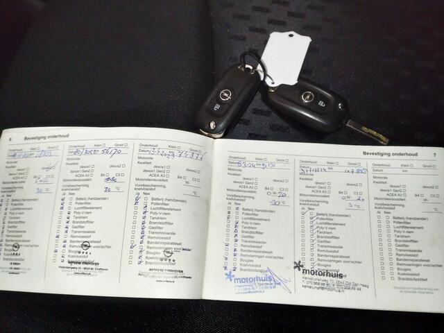 Opel KARL 1.0i Rocks Online Edition