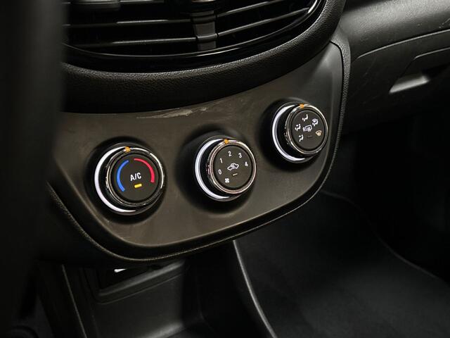 Opel KARL 1.0 ecoFLEX 120 Jaar Edition (APPLE CARPLAY, CRUISE, ELEK RAMEN, SPORTSTOELEN, BLUETOOTH, NIEUWSTAAT)