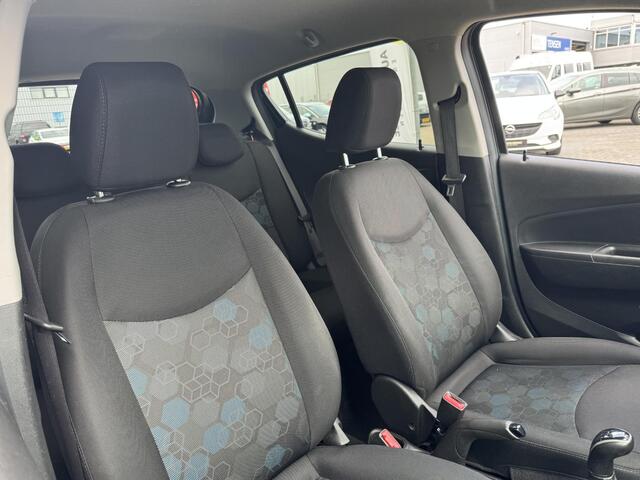 Opel KARL 1.0 Rocks Online Edition Rijklaar incl. 12M BOVAG en beurt-apk | Carplay | Cruise | Airco | LMV