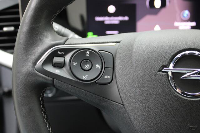 Opel MOKKA Mokka-e Ultimate 50-kWh 11kw bl. | 1e Eigenaar | NL Auto | Carplay / PDC V&A + Camera / LED Matrix / Alcantara