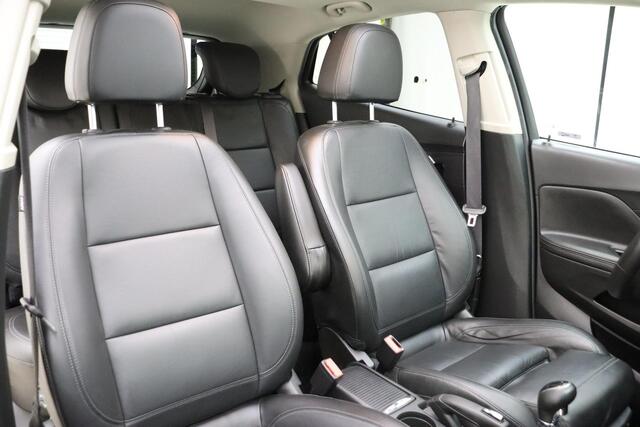 Opel MOKKA X 1.4 Turbo Innovation | Leder | Stoel- en stuurverwarming | Navigatie | Schuif/kantel dak | Climate Control | Trekhaak | Keyless | Camera