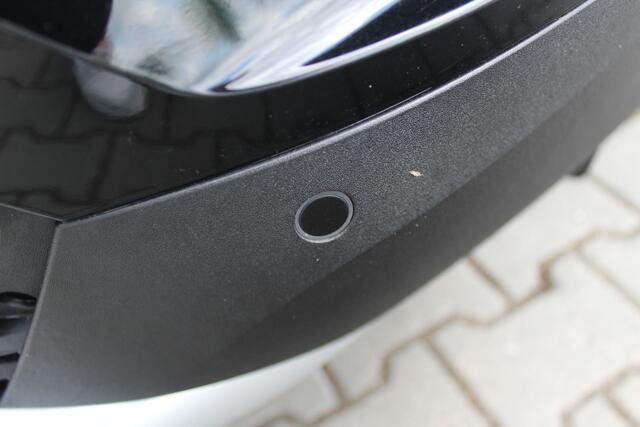 Opel MOKKA Mokka-e Business Elegance 50-kWh 7.4kw bl. | incl. 12 maanden garantie | DAB+ | Camera | Cruise | 17" velgen | LED | Parkeersensoren v+a | Navigatie | Grootlicht assistent | Dodehoek detectie | Keyless entry + start | Apple carplay | Climate control | Iso