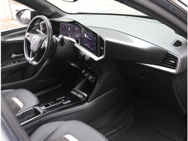 Opel MOKKA 130pk Turbo Ultimate | AppleCarplay/AndroidAuto | Achteruitrijcamera | Alcantara | Adaptive Cruise | 17" LMV | Blindspot | Privacy Glass |