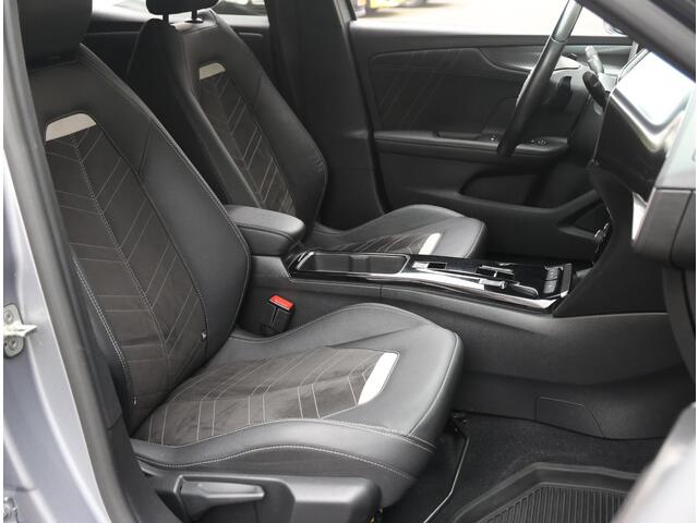 Opel MOKKA 130pk Turbo Ultimate | AppleCarplay/AndroidAuto | Achteruitrijcamera | Alcantara | Adaptive Cruise | 17" LMV | Blindspot | Privacy Glass |