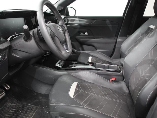 Opel MOKKA 1.2 Turbo 130pk Automaat Ultimate Navigatie Apple Carplay/Android Auto Digitale Cockpit Lichtmetalen Velgen Extra Getint Glas
