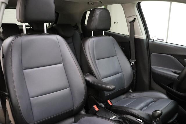 Opel MOKKA 1.4 T Innovation 140 PK | Handgeschakeld | Trekhaak | Lederen bekleding | Panorama schuif dak | Camera | Stoelverwarming | Cruise Control | Navigatie | Licht metalen velgen