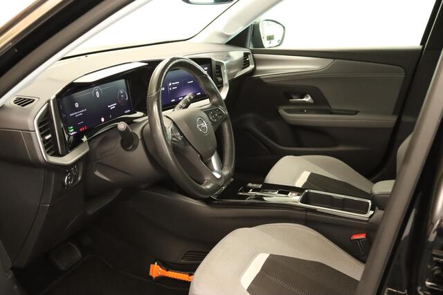 Opel MOKKA Mokka-e Business Elegance 50-kWh 7.4kw bl. - ORIGINEEL NEDERLANDSE AUTO - APPLE CARPLAY/ANDROID AUTO - KEYLESS ENTRY - KEYLESS START - PARKEERSENSOREN ACHTER - LICHTMETALEN VELGEN 17"INCH - DODEHOEKDETECTIE - ACHTERUITRIJCAMERA