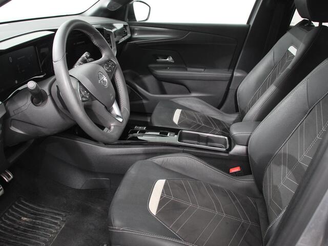 Opel MOKKA 1.2 Turbo 130pk Automaat Ultimate Navigatie Apple Carplay/Android Auto Camera Parkeersensoren achter Crusie Control Stoel-en stuurverwarming Ledverlichting Getinte ramen Climate Control