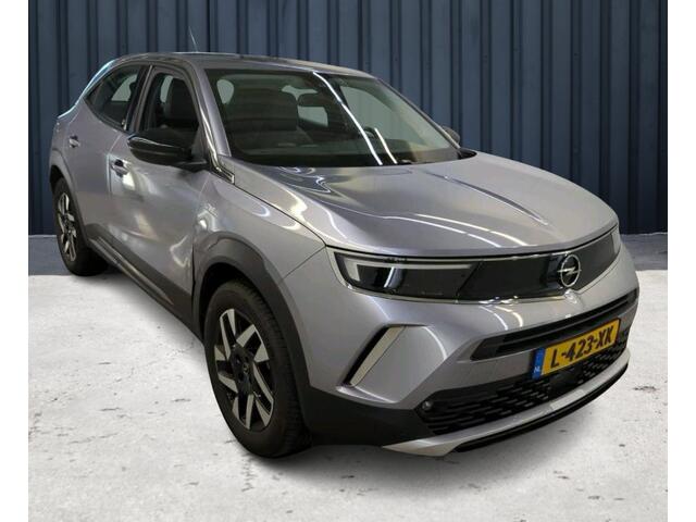 Opel MOKKA Mokka-e Elegance 50-kWh 11kw (136PK), 1e-Eig, Keurig-Onderh., BOVAG-Garantie, Keyless-Entry/Start, Navigatie/Apple-Carplay/Android-Auto, Parkeersensoren, Achteruirijcamera, Stoel+Stuurverwarming, Leder-Stof, Licht-Zicht-Pakket, LM.-Velgen-17Inch, Warmtepo