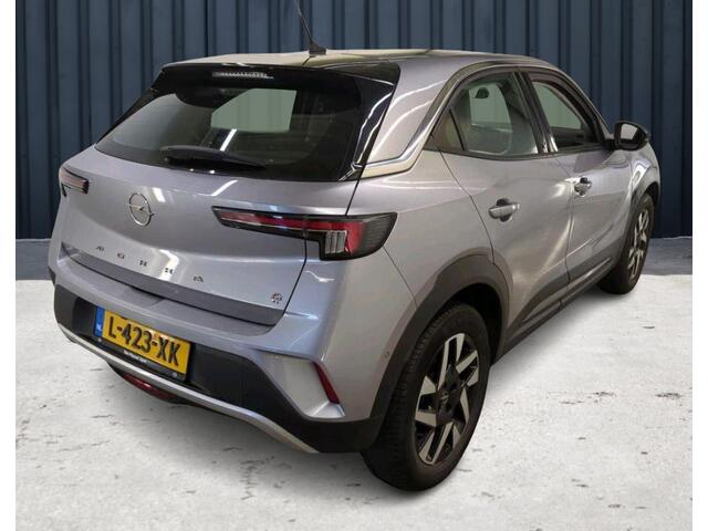 Opel MOKKA Mokka-e Elegance 50-kWh 11kw (136PK), 1e-Eig, Keurig-Onderh., BOVAG-Garantie, Keyless-Entry/Start, Navigatie/Apple-Carplay/Android-Auto, Parkeersensoren, Achteruirijcamera, Stoel+Stuurverwarming, Leder-Stof, Licht-Zicht-Pakket, LM.-Velgen-17Inch, Warmtepo