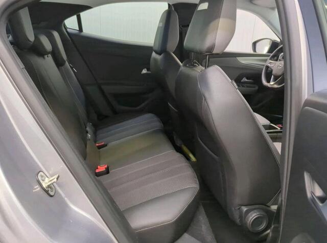 Opel MOKKA Mokka-e Elegance 50-kWh 11kw (136PK), 1e-Eig, Keurig-Onderh., BOVAG-Garantie, Keyless-Entry/Start, Navigatie/Apple-Carplay/Android-Auto, Parkeersensoren, Achteruirijcamera, Stoel+Stuurverwarming, Leder-Stof, Licht-Zicht-Pakket, LM.-Velgen-17Inch, Warmtepo