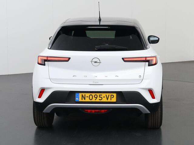 Opel MOKKA Mokka-e Elegance 50-kWh 7.4kw bl. | DAB | Stoel/Stuurverwarming | Navigatiesysteem | Parkeercamera | Keyless Go | Dodehoekdetectie |