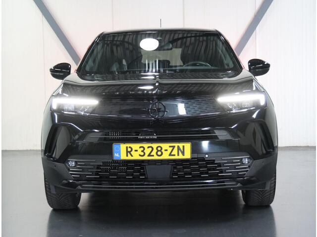 Opel MOKKA 1.2 130PK Turbo GS Line | AppleCarPlay/AndroidAuto | Adaptive Cruise Control | Climate Control | Camera | Stoel/Stuur Verwarming | Digitale Cockpit | Navigatie | FULL LED | Isofix | Privacy Glass | Trekhaak |