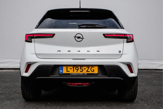 Opel MOKKA Mokka-e GS Line 50-kWh 11kw bl. Camera/ Warmtepomp/ Carplay/ Sportstoelen/ 18" Lmv/ Navigatie/ Cruise control