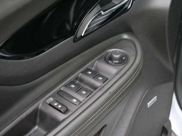 Opel MOKKA X 1.4 Turbo 140 Pk Innovation Automaat Apple Carplay / Navigatie / Camera / Trekhaak / 18 inch