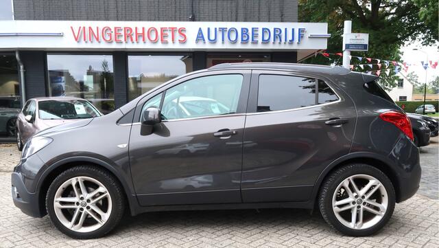Opel MOKKA 1.4 Turbo 140 Pk * Hele Luxe Cosmo+ * * OpenSchuifdak * Lederen Bekleding * Navigatie * L.M. Velgen * Stoel- en Stuurverwarming * Voor & Achter Parkeersensoren * Vingerhoets; Vierde Generatie Eersteklas Service !