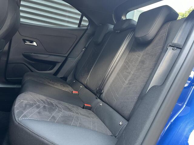 Opel MOKKA Ultimate+ 1.2 Turbo 130pk EAT8 | ALCANTARA/LEDER | LED MATRIX | KEYLESS | NAVI PRO | WINTER PACK | ISOFIX | DAB+ |